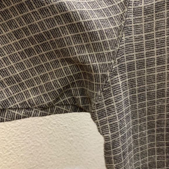 Vintage Van Heusen Tan Collared Shirt - Picture 6 of 10